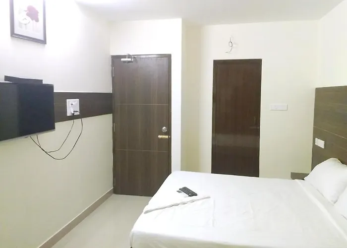 Hotel Amrita Mogappair